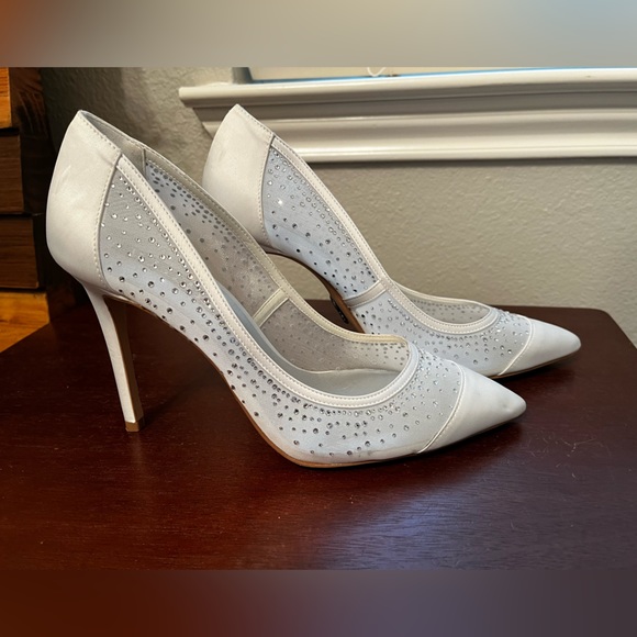 White By Vera Wang Jeweled Wedding Heels Size 10 - Picture 5 of 9